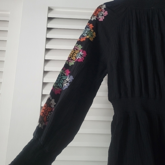 JUDITH MARCH Embroidered 100 % cotton dress size small. - Picture 8 of 10